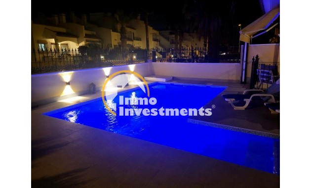 Bestaande bouw - Half vrijstaande villa - Villamartin - Los Dolses