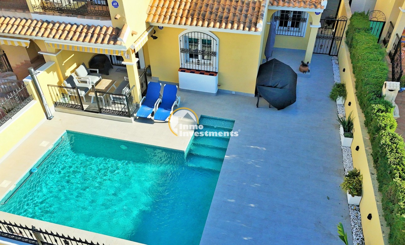 Bestaande bouw - Half vrijstaande villa - Villamartin - Los Dolses