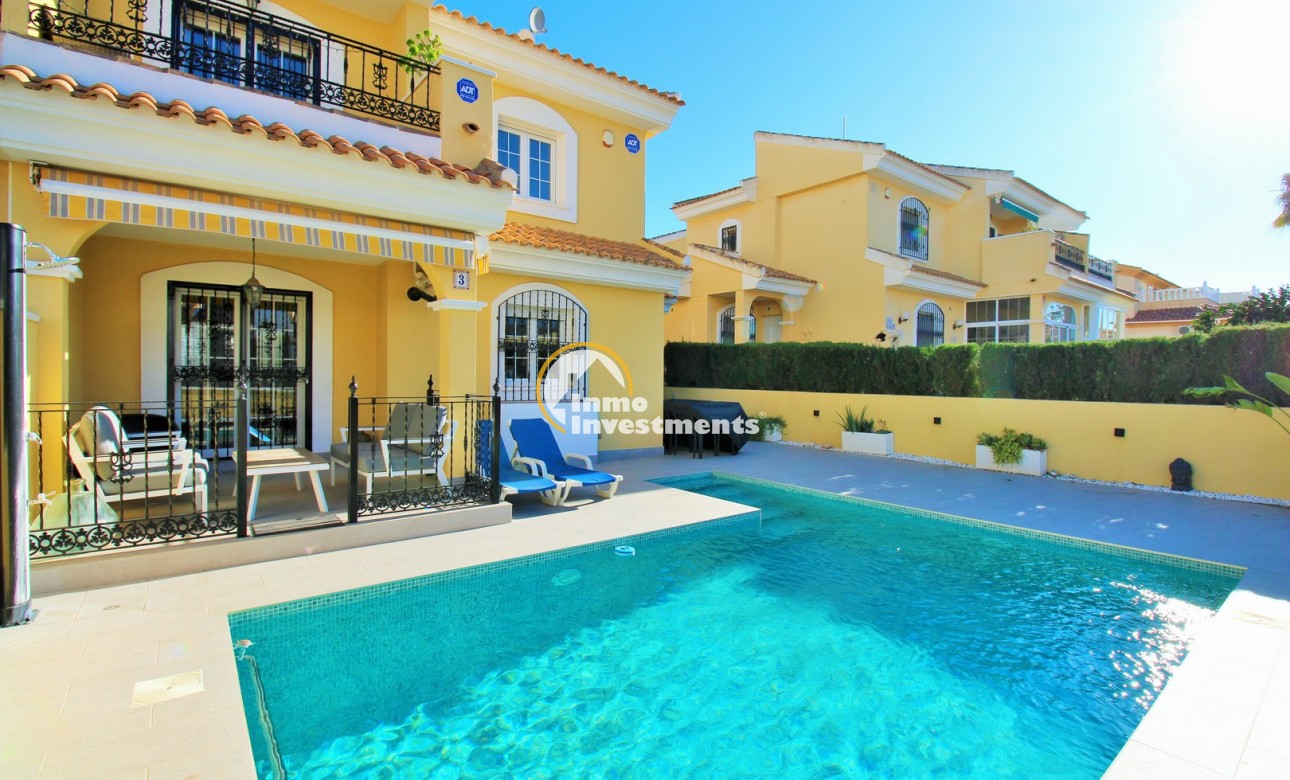 Bestaande bouw - Half vrijstaande villa - Villamartin - Los Dolses