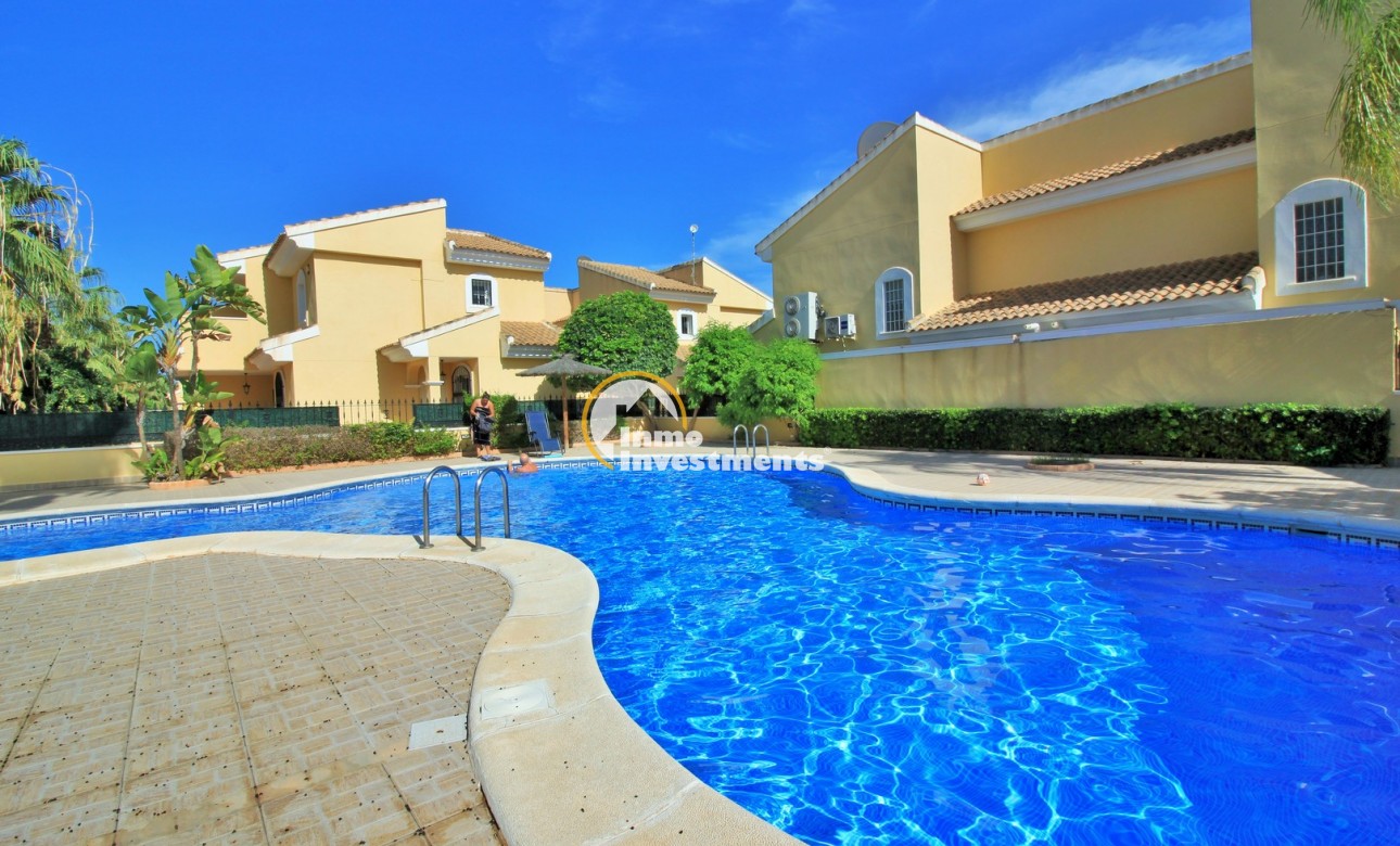 Bestaande bouw - Half vrijstaande villa - Villamartin - Los Dolses