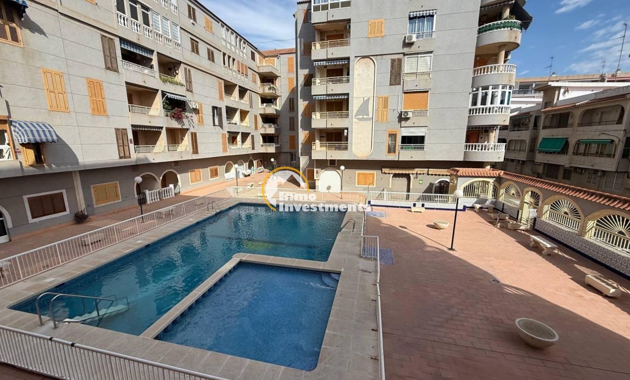 Resale - Apartment - Torrevieja - Acequion