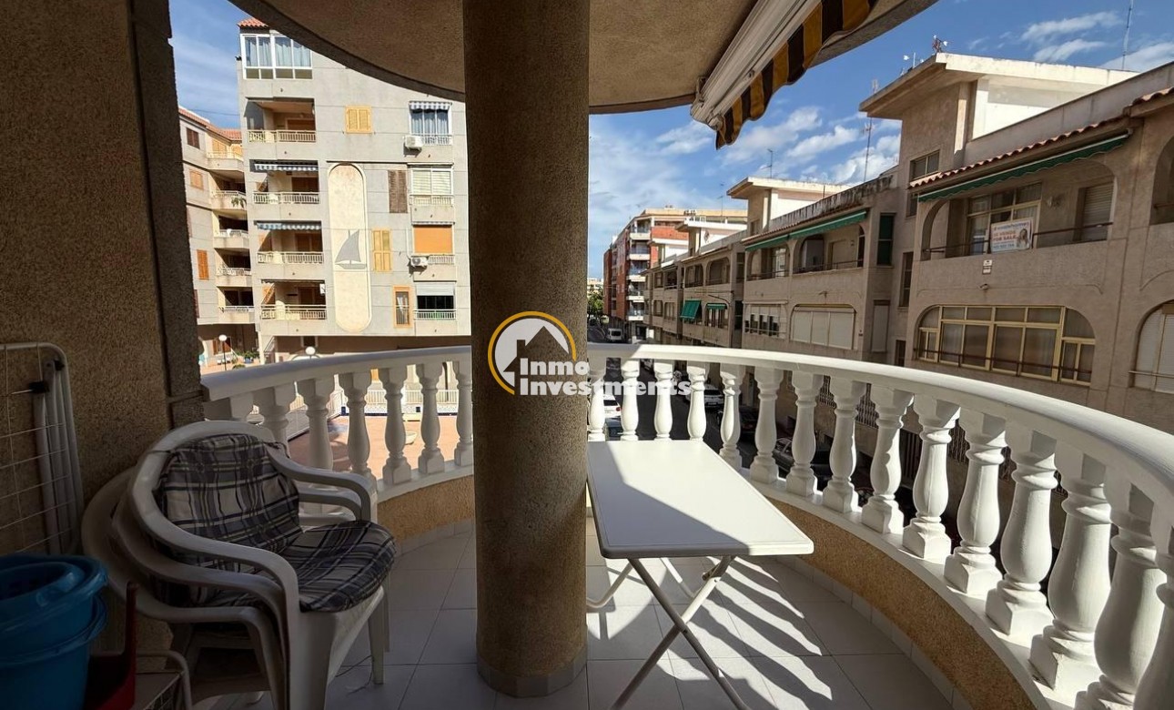 Resale - Apartment - Torrevieja - Acequion