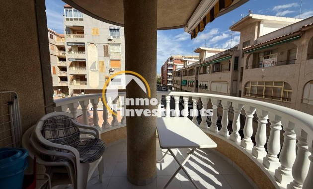 Resale - Apartment - Torrevieja - Acequion