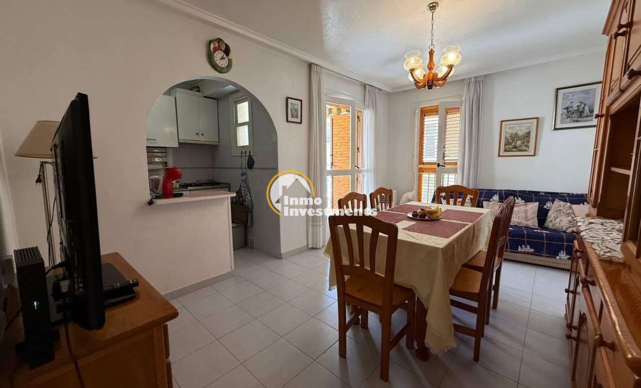 Resale - Apartment - Torrevieja - Acequion