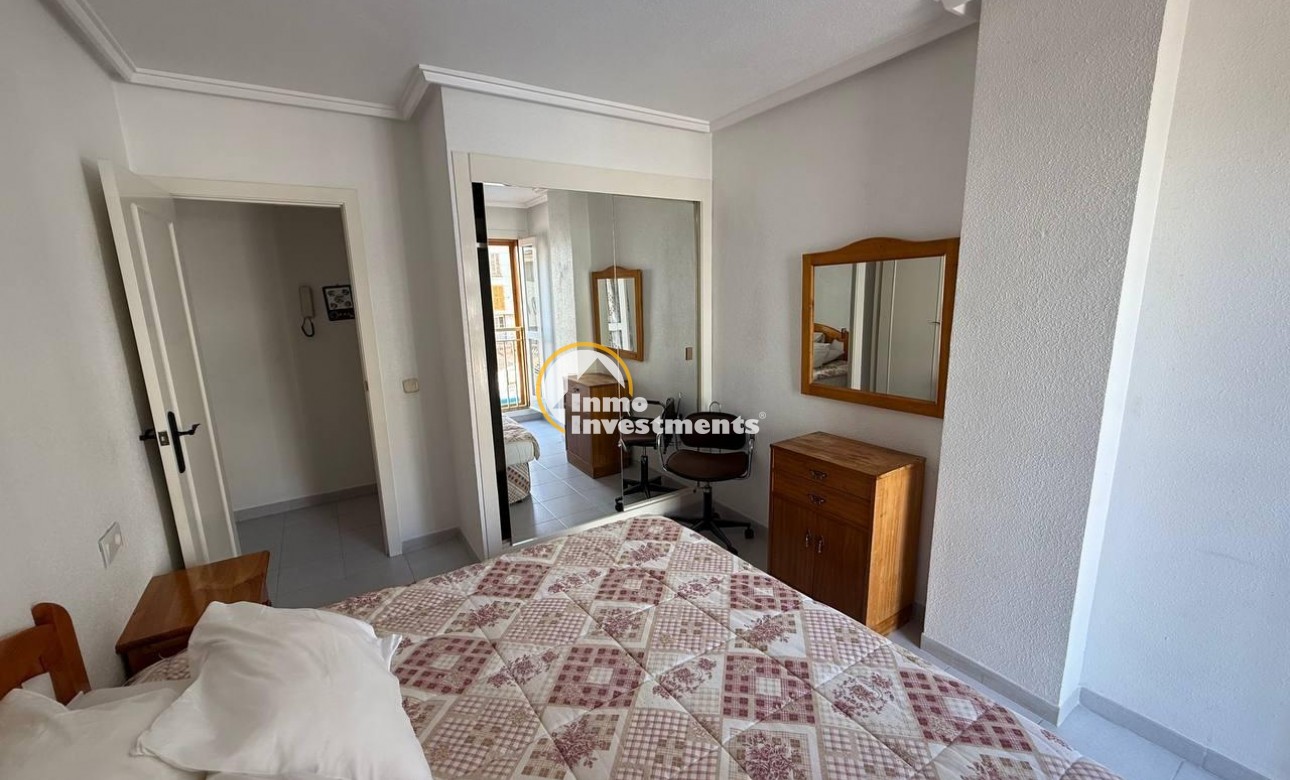 Resale - Apartment - Torrevieja - Acequion