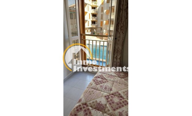 Resale - Apartment - Torrevieja - Acequion