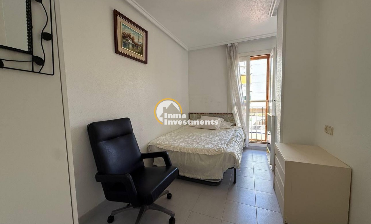 Resale - Apartment - Torrevieja - Acequion