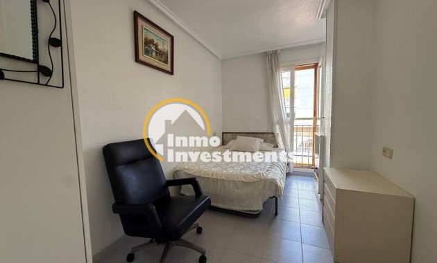 Resale - Apartment - Torrevieja - Acequion
