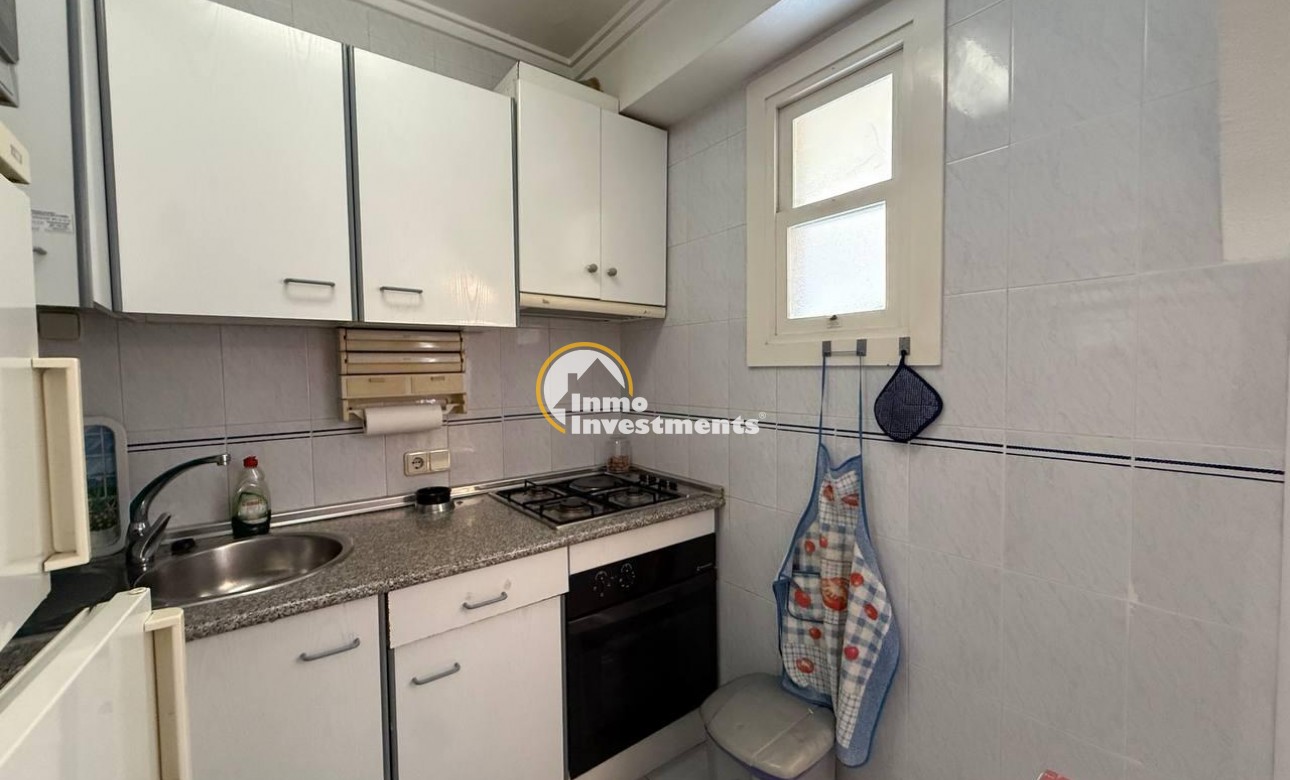 Resale - Apartment - Torrevieja - Acequion