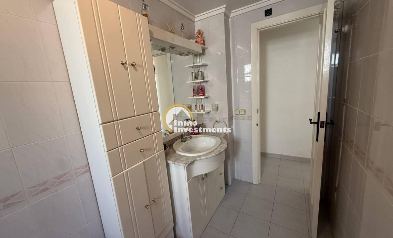 Resale - Apartment - Torrevieja - Acequion