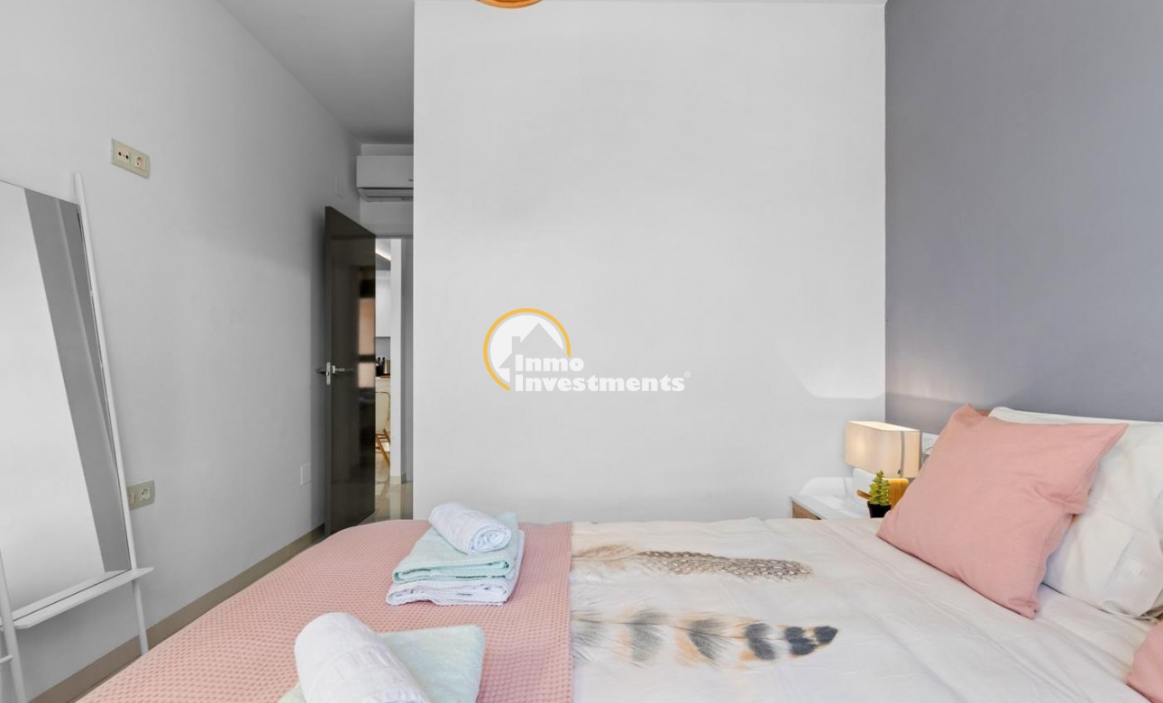 Resale - Apartment - Mil Palmeras - Beach