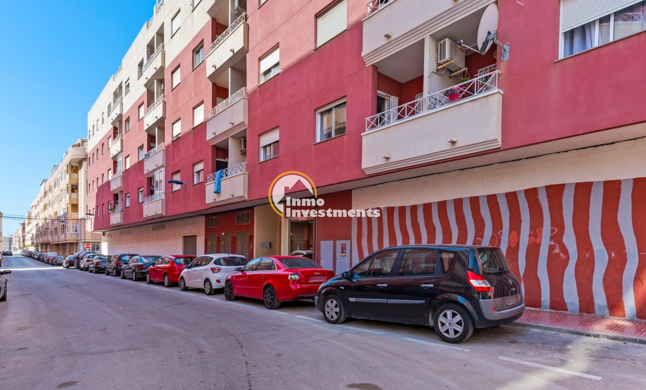 Resale - Apartment - Torrevieja - Parque las naciones