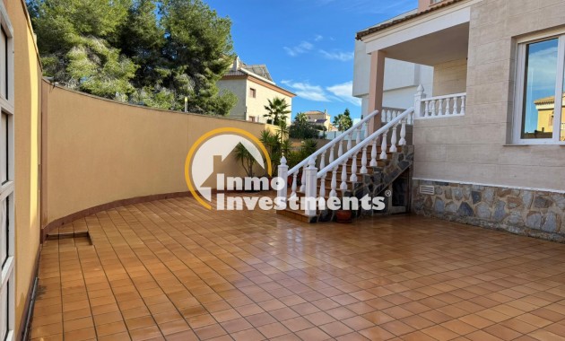 Resale - Villa - Villamartin