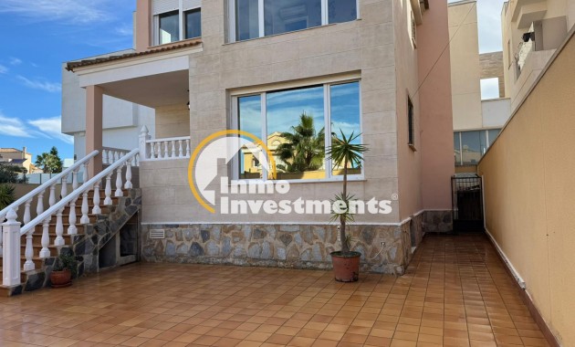 Resale - Villa - Villamartin