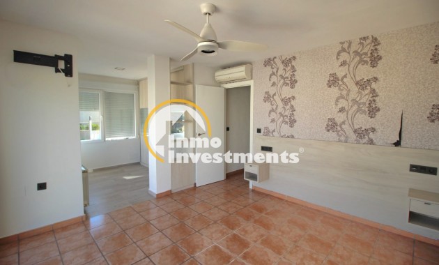 Resale - Villa - Villamartin