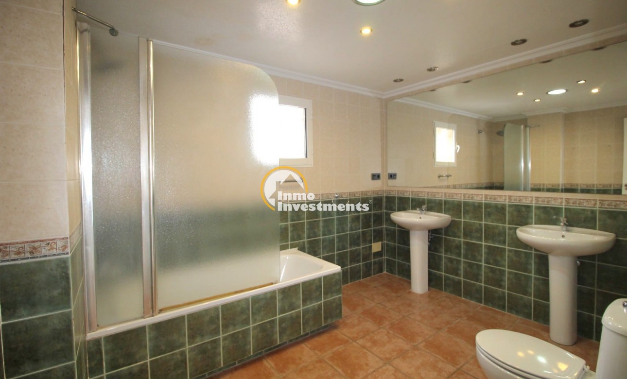 Resale - Villa - Villamartin