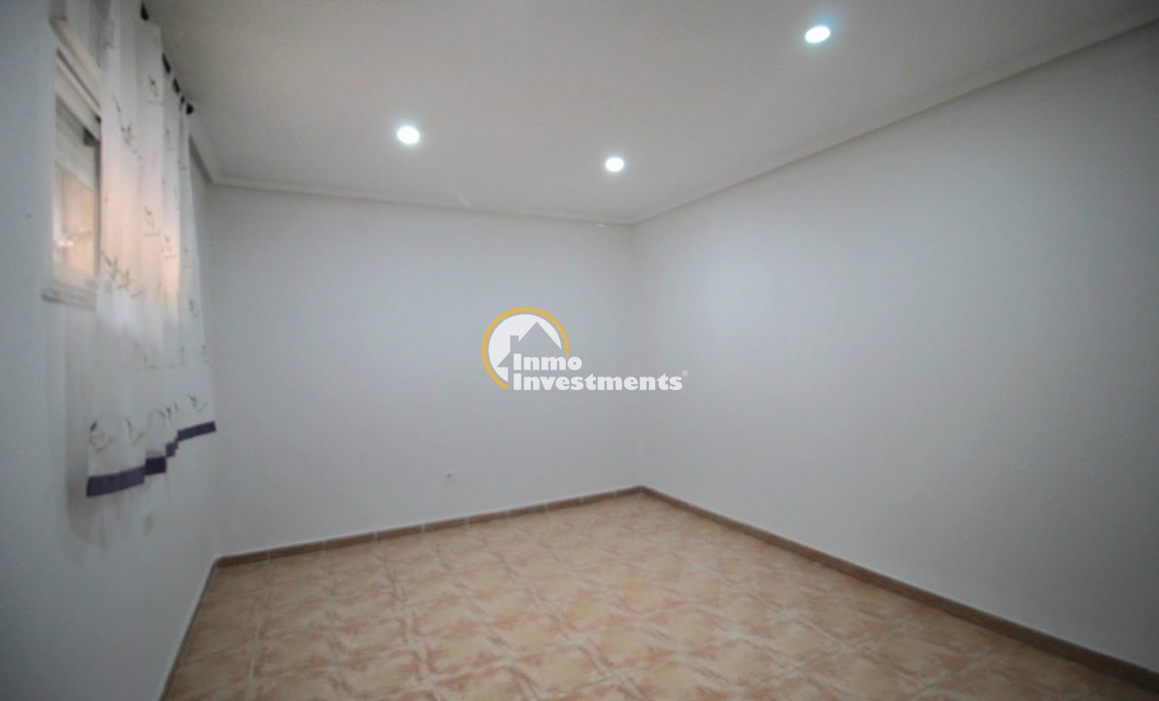 Resale - Villa - Villamartin