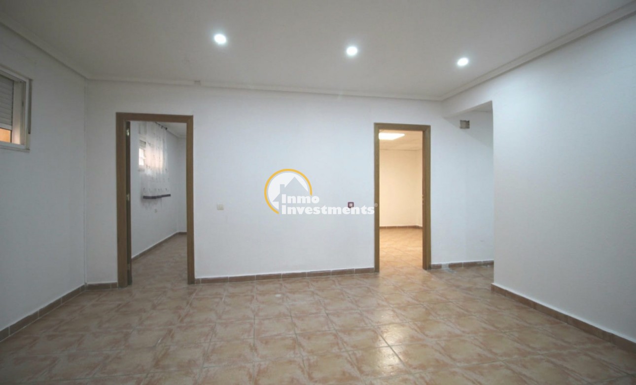 Resale - Villa - Villamartin