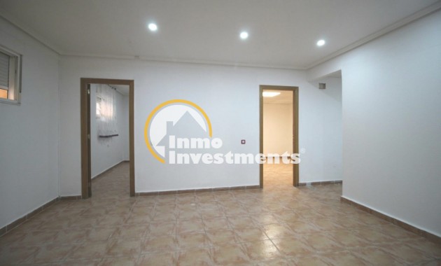 Resale - Villa - Villamartin