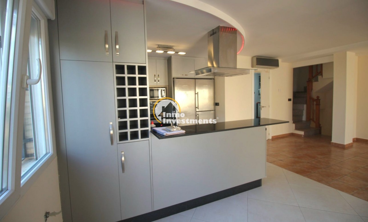 Resale - Villa - Villamartin