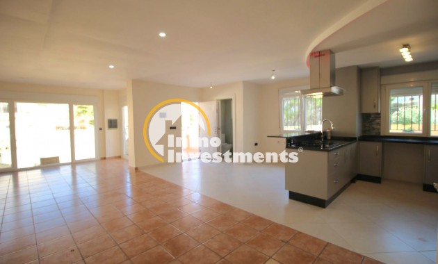 Resale - Villa - Villamartin