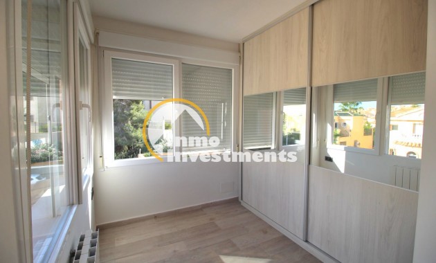 Resale - Villa - Villamartin