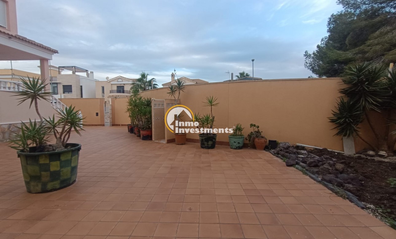 Resale - Villa - Villamartin