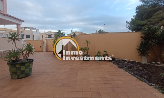 Resale - Villa - Villamartin