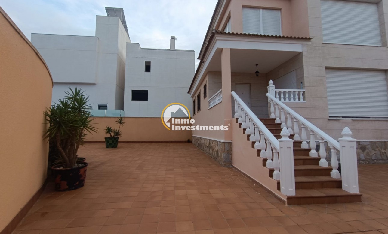 Resale - Villa - Villamartin