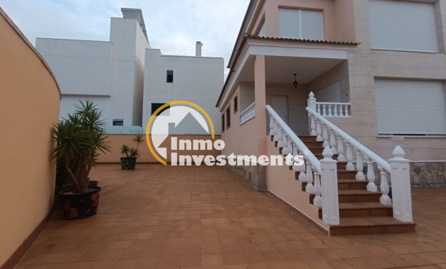 Resale - Villa - Villamartin