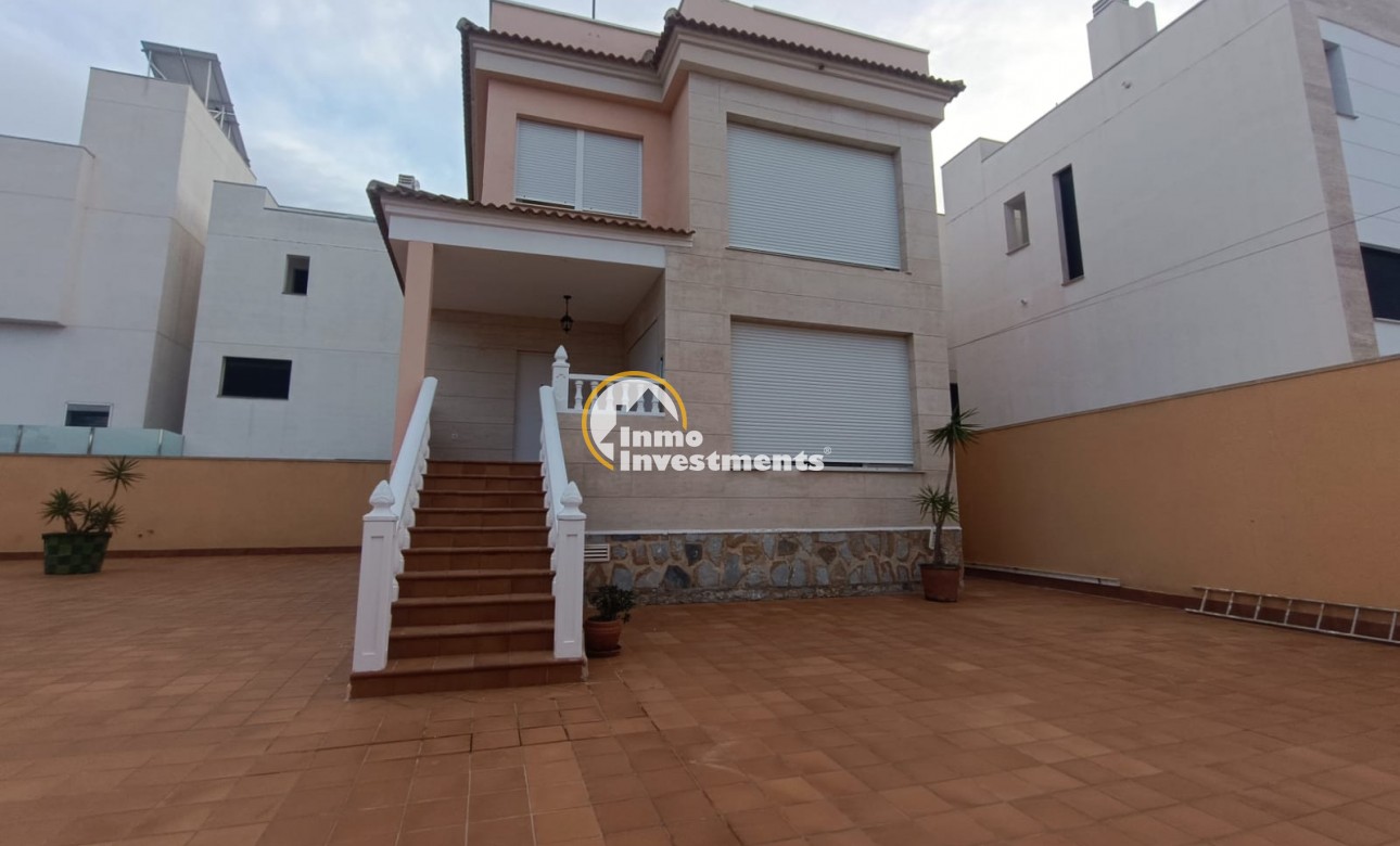 Resale - Villa - Villamartin
