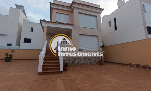 Resale - Villa - Villamartin