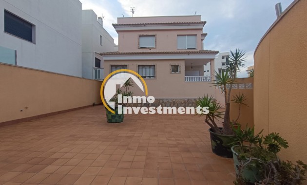 Resale - Villa - Villamartin