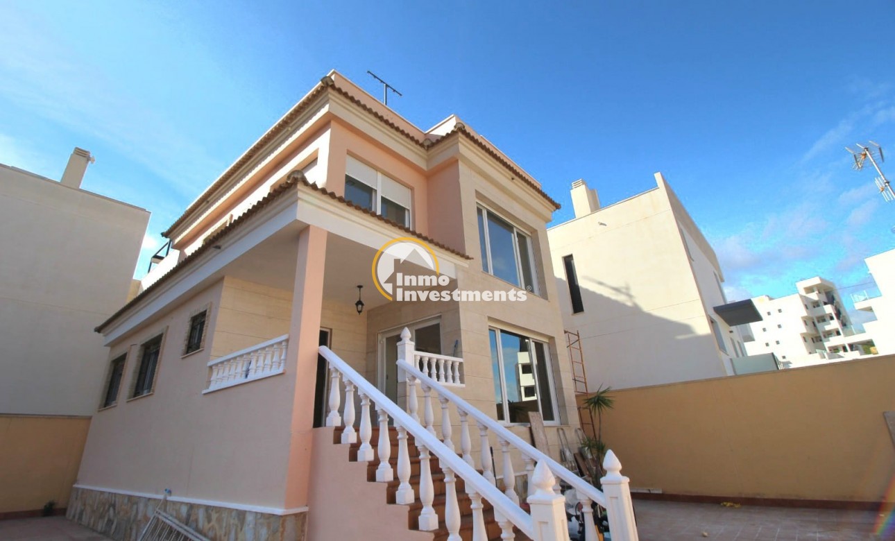 Resale - Villa - Villamartin