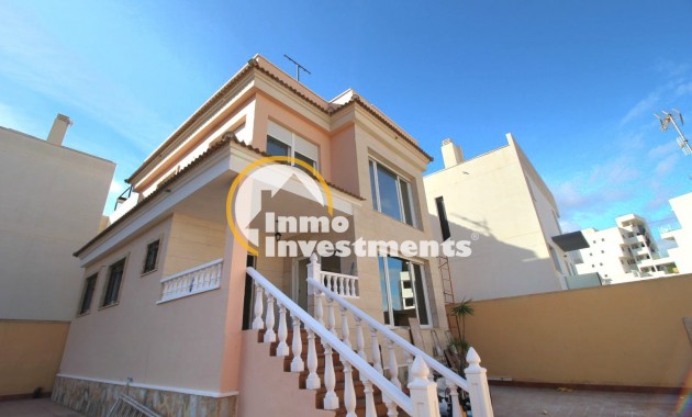 Resale - Villa - Villamartin