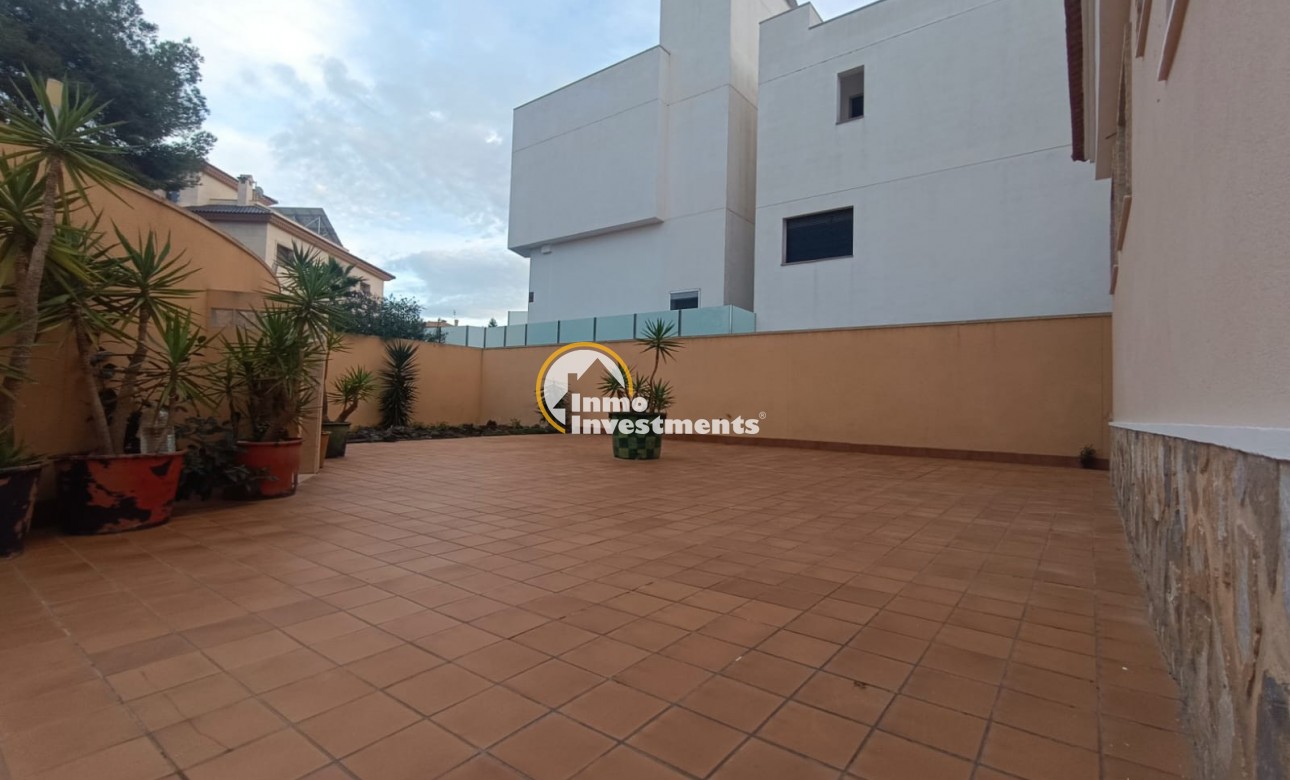 Resale - Villa - Villamartin