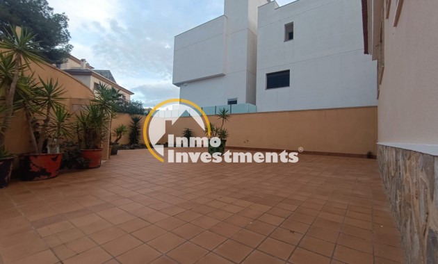 Resale - Villa - Villamartin