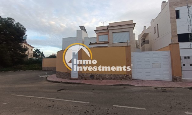 Resale - Villa - Villamartin