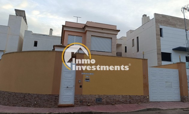 Resale - Villa - Villamartin