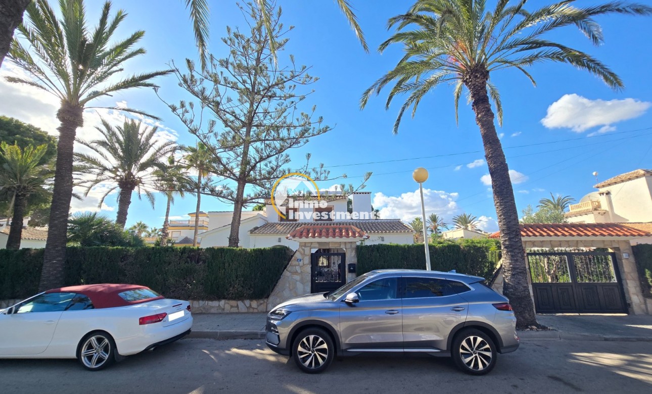 Till salu - Villa - Cabo Roig - Beachside