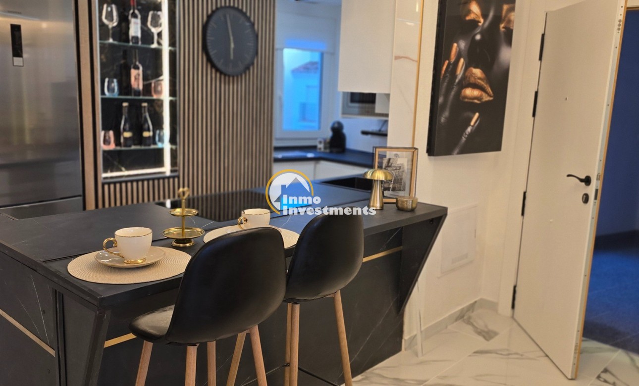 Resale - Apartment - Sucina