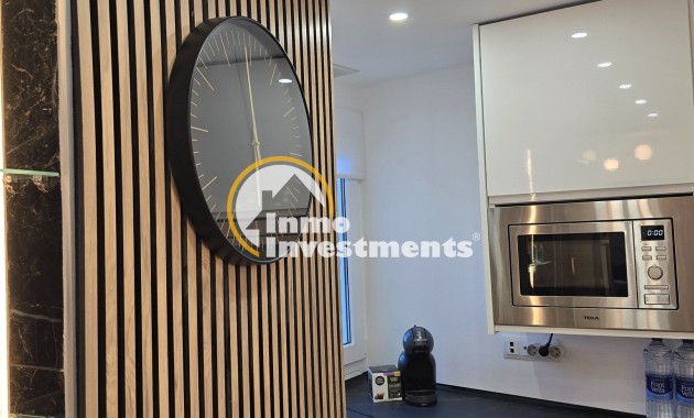 Resale - Apartment - Sucina