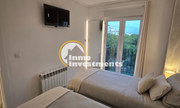 Resale - Apartment - Sucina