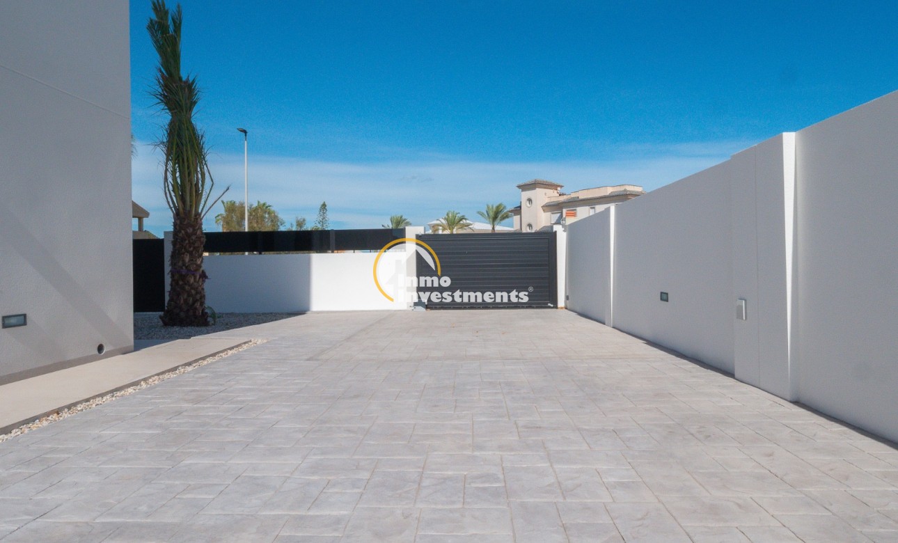 Resale - Villa - La Manga Del Mar Menor - Mar Menor