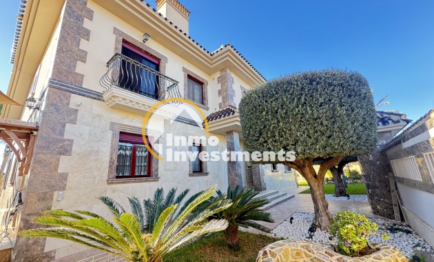 Till salu - Villa - Cabo Roig - Beachside