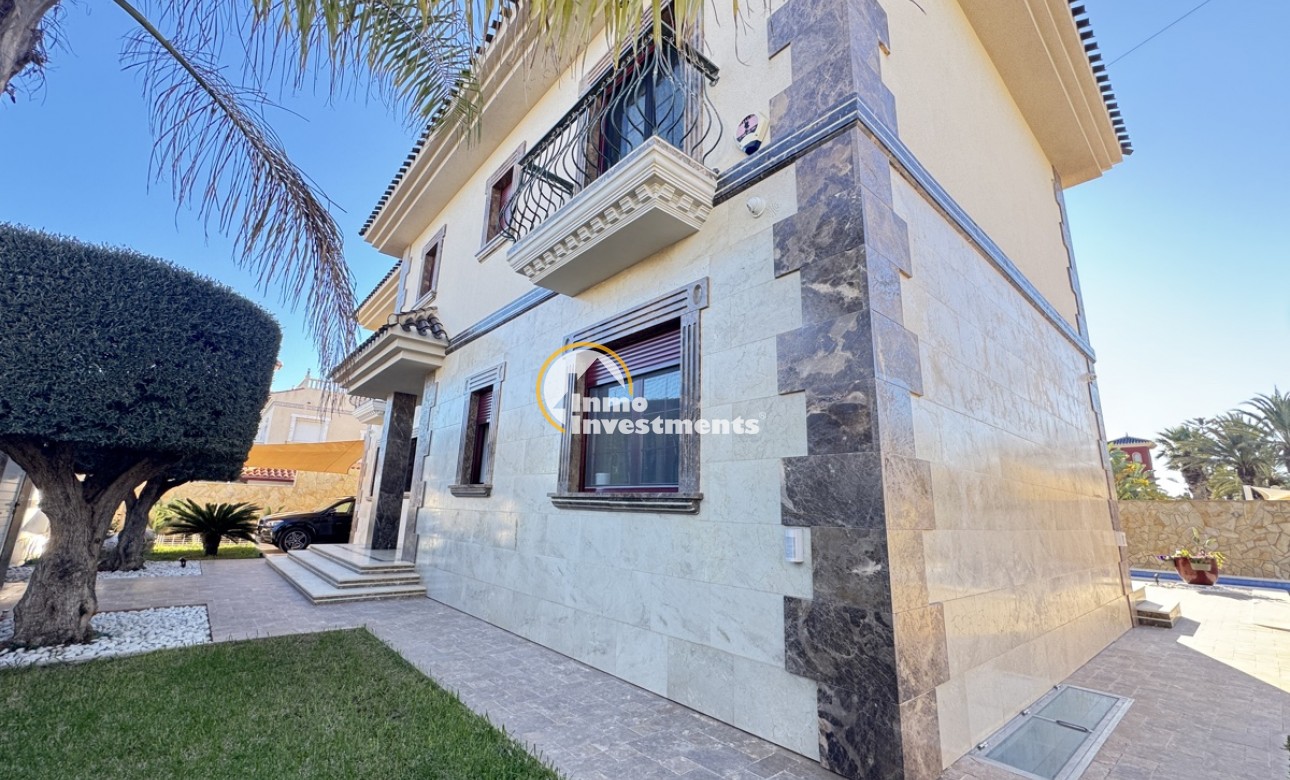 Till salu - Villa - Cabo Roig - Beachside