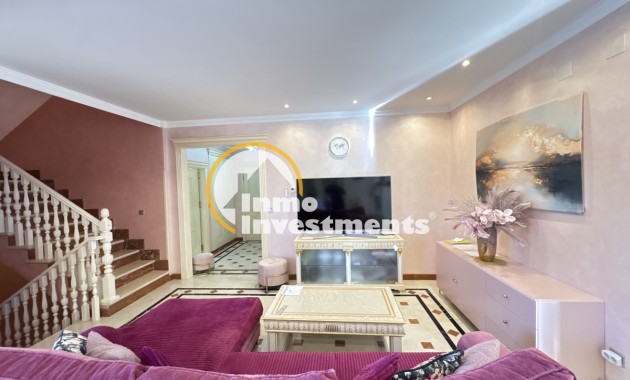 Till salu - Villa - Cabo Roig - Beachside