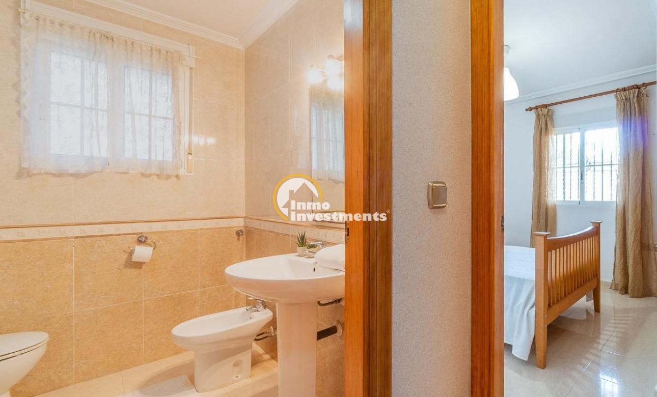 Till salu - Bungalow - Lomas de Cabo Roig - Playa Golf