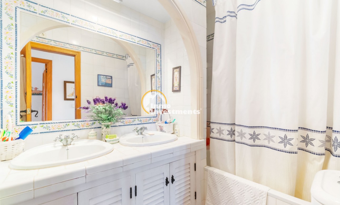 Resale - Apartment - Villamartin - Valencias