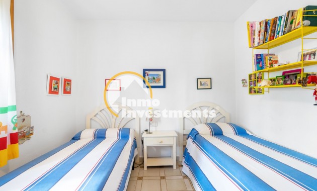 Resale - Apartment - Villamartin - Valencias